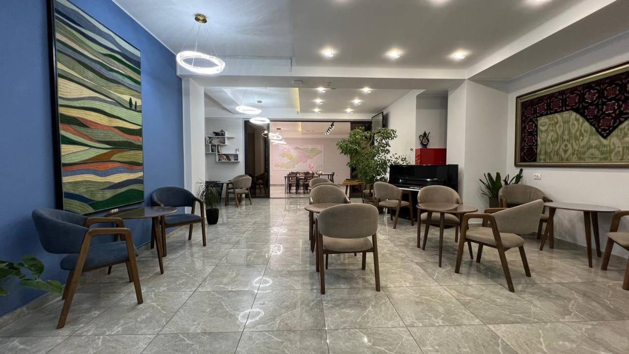 Compass Hostel Μπισκέκ Εξωτερικό φωτογραφία