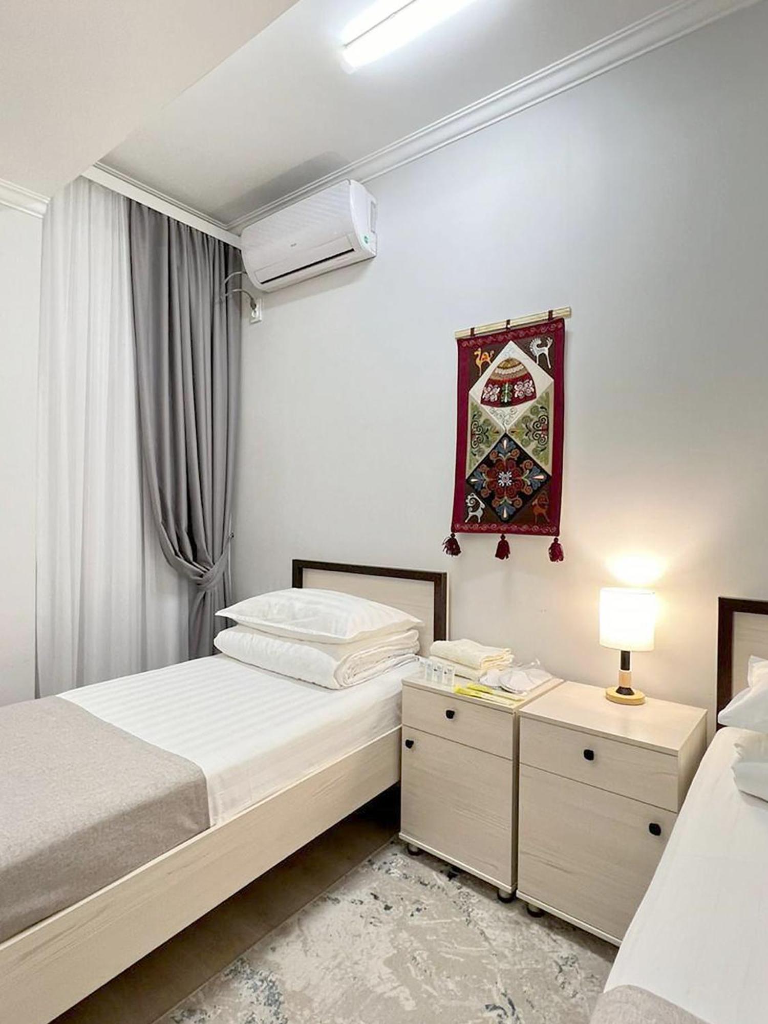 Compass Hostel Μπισκέκ Εξωτερικό φωτογραφία