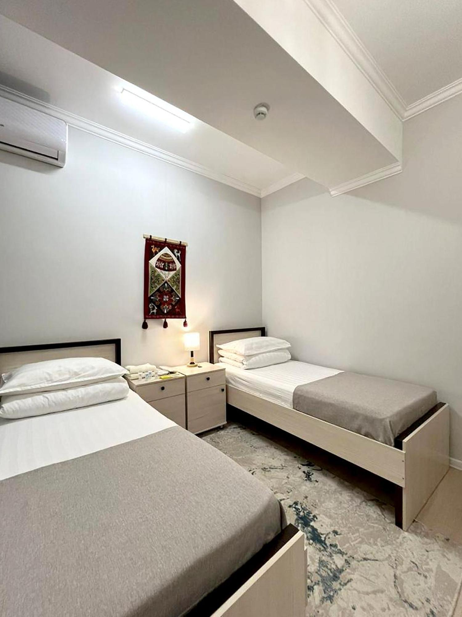 Compass Hostel Μπισκέκ Εξωτερικό φωτογραφία