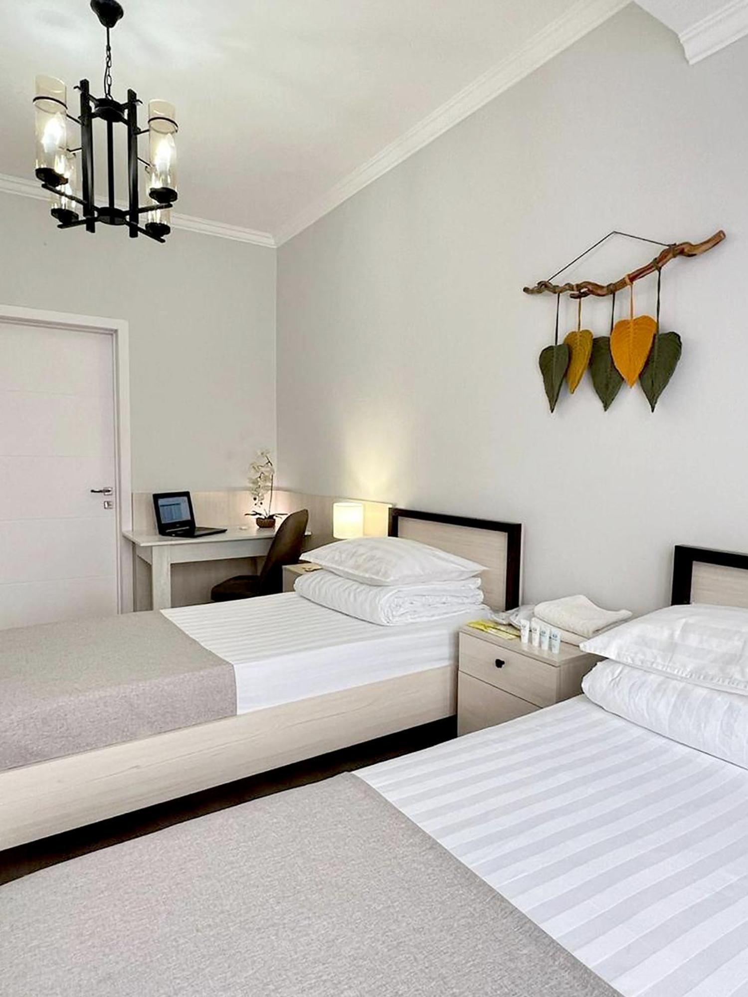 Compass Hostel Μπισκέκ Εξωτερικό φωτογραφία