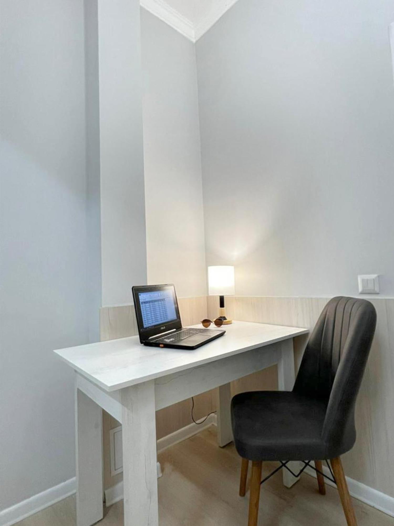 Compass Hostel Μπισκέκ Εξωτερικό φωτογραφία