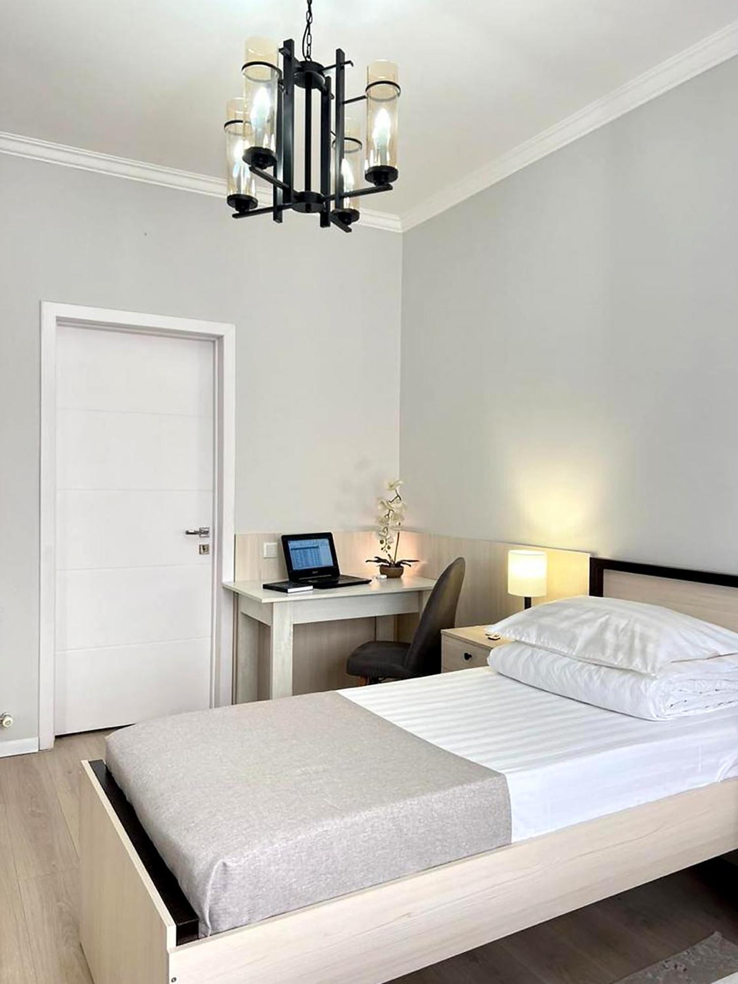 Compass Hostel Μπισκέκ Εξωτερικό φωτογραφία