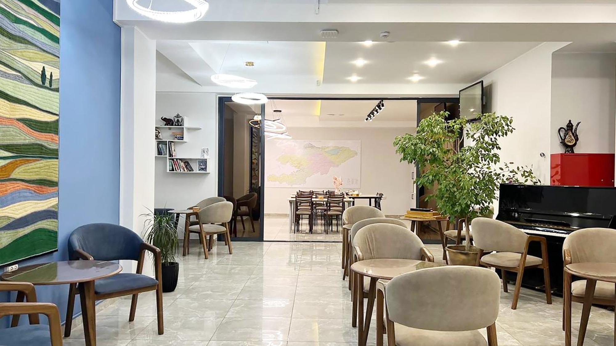 Compass Hostel Μπισκέκ Εξωτερικό φωτογραφία