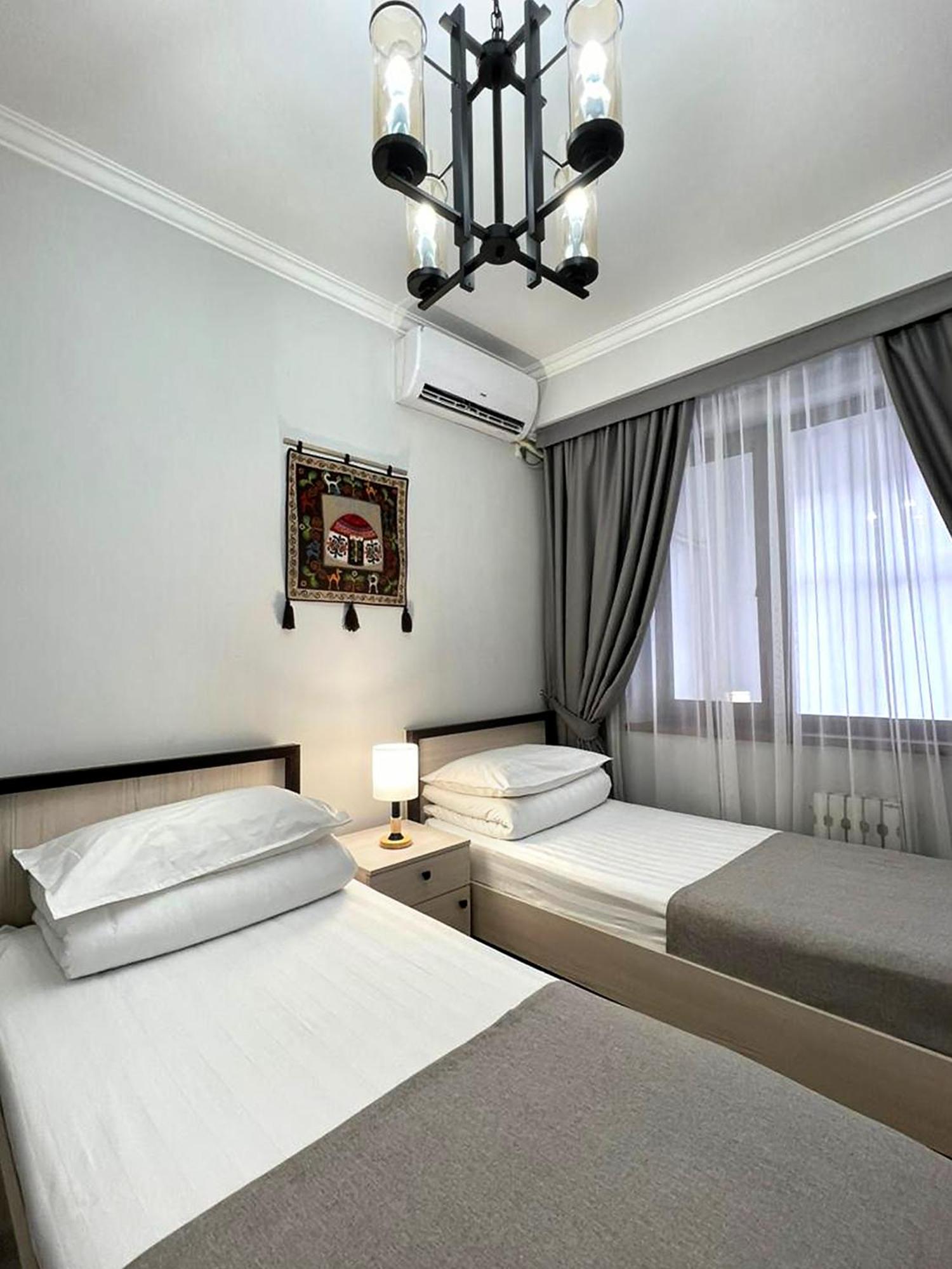 Compass Hostel Μπισκέκ Εξωτερικό φωτογραφία