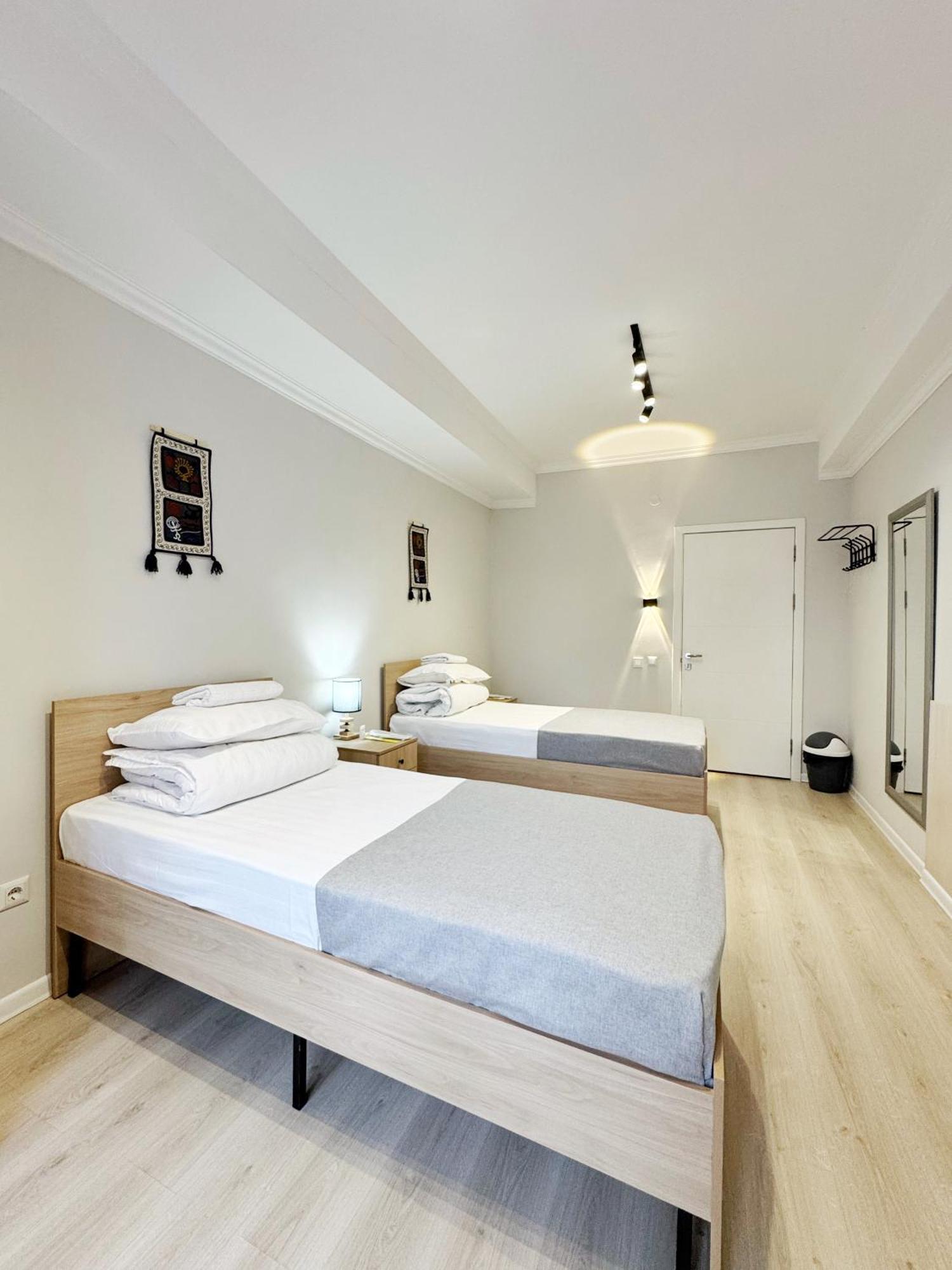 Compass Hostel Μπισκέκ Εξωτερικό φωτογραφία