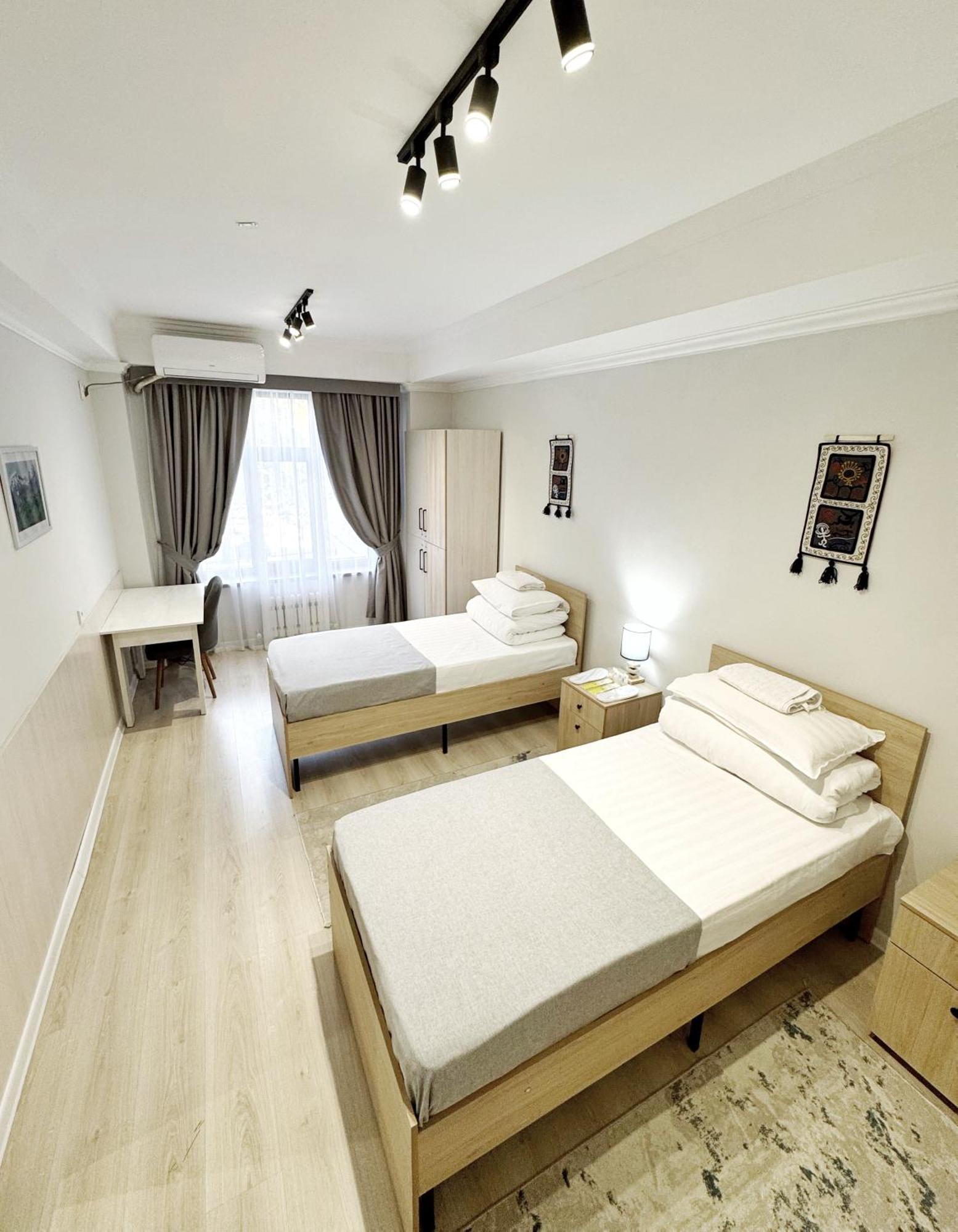 Compass Hostel Μπισκέκ Εξωτερικό φωτογραφία